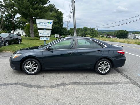 Used 2015 Toyota Camry SE FWD image 6