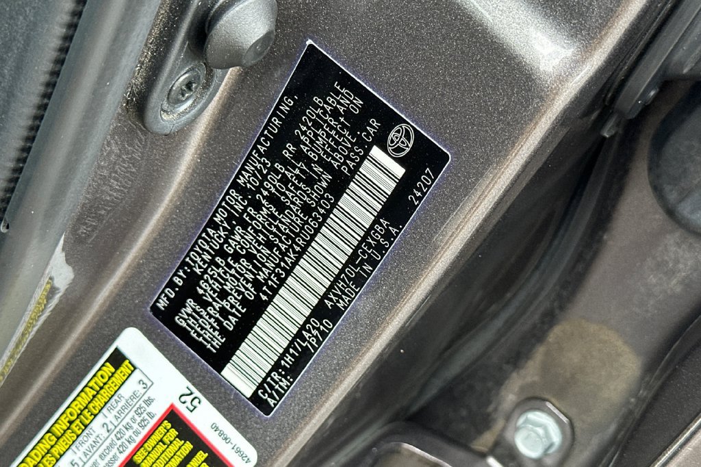 Used 2024 Toyota Camry XLE w/ Cold Weather Package FWD image 31