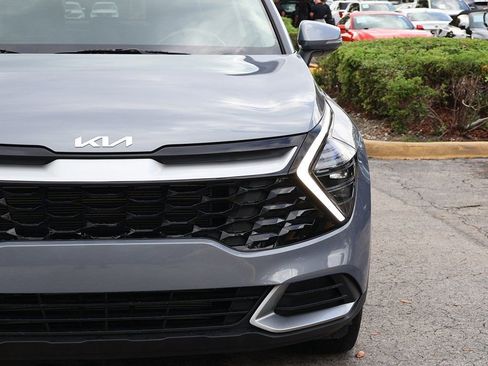 Used 2025 Kia Sportage EX image 13