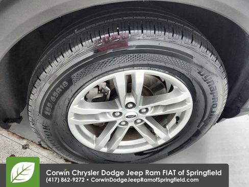 Used 2021 Ford Explorer XLT AWD/4WD image 32