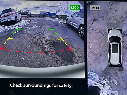 Used 2023 Nissan Pathfinder SL image 16