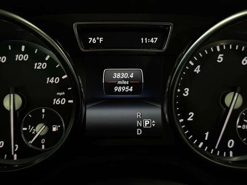 Used 2015 Mercedes-Benz GL 550 4MATIC image 45
