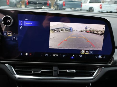 New 2026 Chevrolet Equinox EV LT image 11