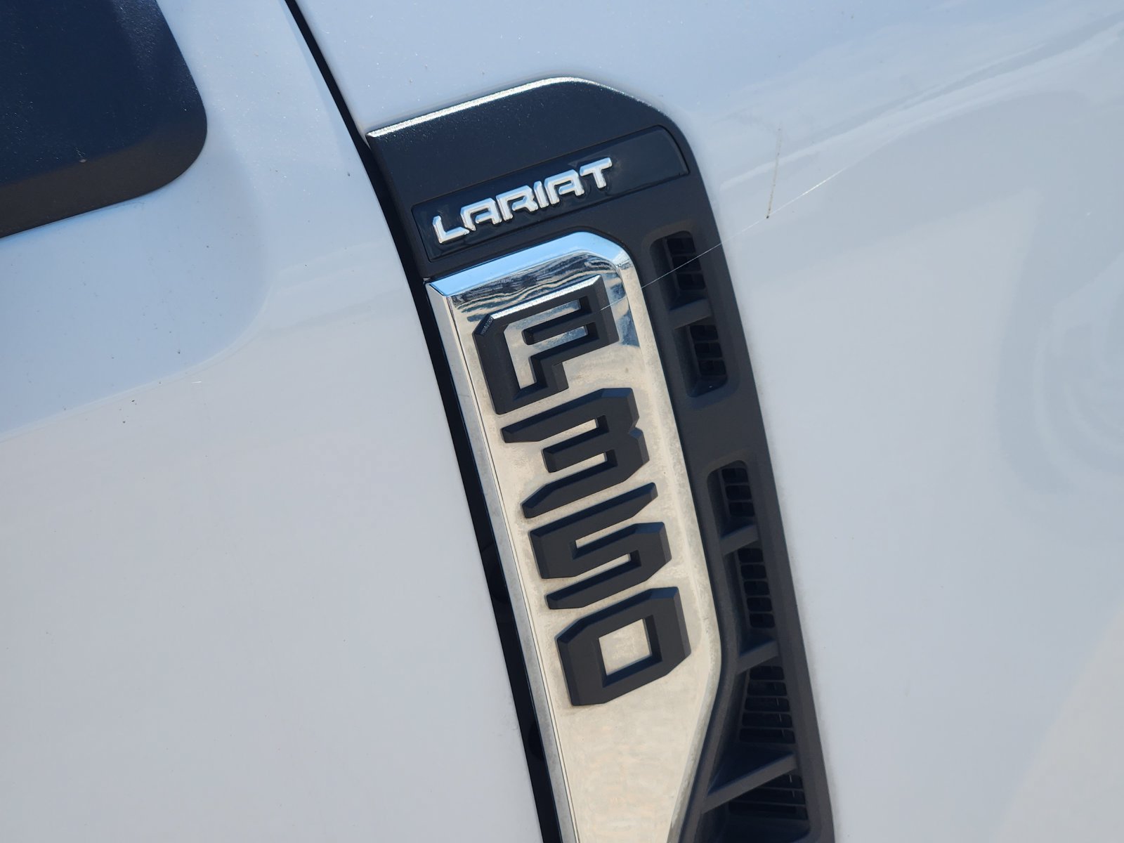 Used 2024 Ford F350 Lariat w/ Lariat Ultimate Package AWD/4WD image 13