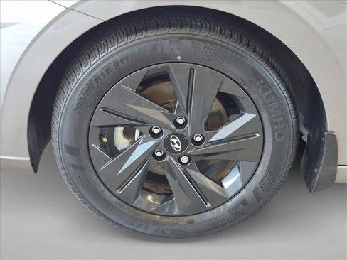 Used 2023 Hyundai Elantra SEL FWD image 22