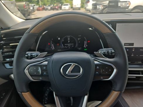 Used 2024 Lexus RX 350 w/ Technology Package AWD/4WD image 17