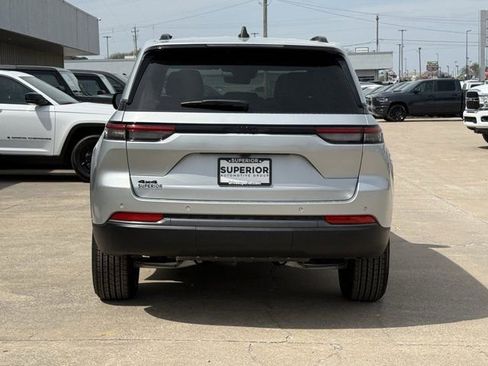 New 2026 Jeep Grand Cherokee 4WD image 4