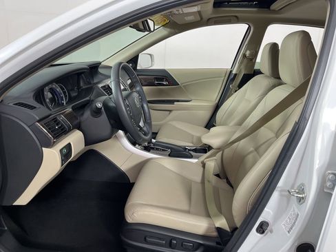 Certified 2017 Honda Accord EX-L image 22