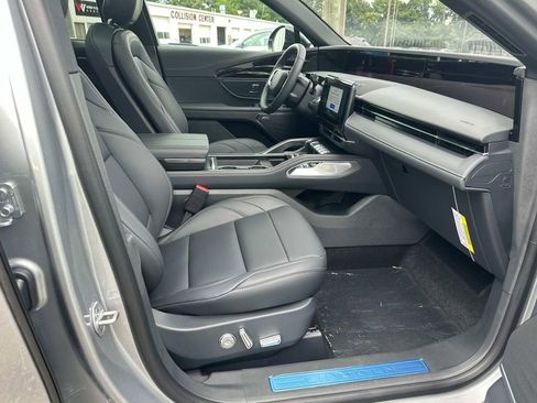 New 2025 Lincoln Nautilus Premier w/ Equipment Group 102A image 13