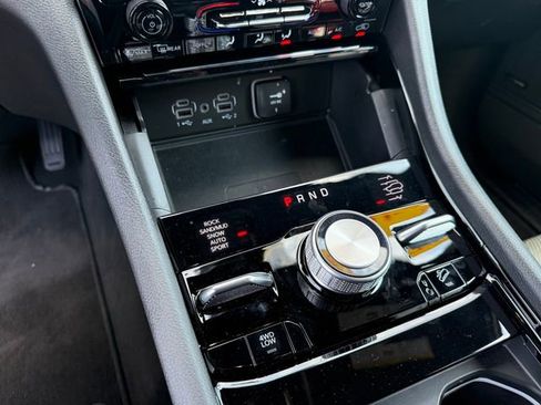 New 2025 Jeep Grand Cherokee Overland w/ Luxury Tech Group IV image 21