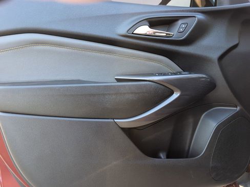 Used 2024 Chevrolet Trax ACTIV w/ Sunroof Package image 18