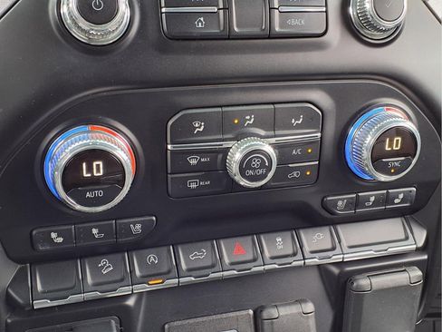Used 2019 GMC Sierra 1500 SLT w/ SLT Premium Package AWD/4WD image 10