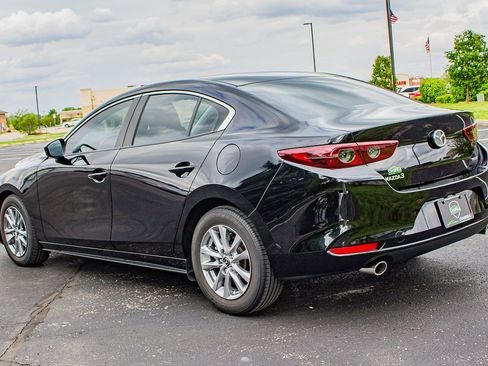 Used 2021 MAZDA MAZDA3 s FWD image 5