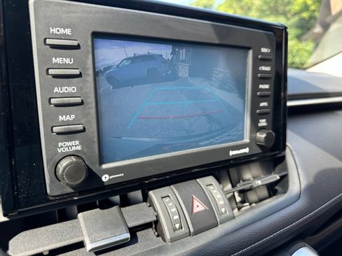 Used 2022 Toyota RAV4 XLE Premium AWD/4WD image 23