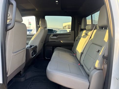 Used 2023 GMC Sierra 1500 SLT w/ SLT Premium Plus Package AWD/4WD image 14