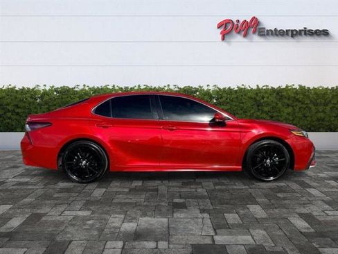 Used 2022 Toyota Camry XSE image 7