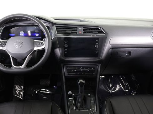 Used 2023 Volkswagen Tiguan SE FWD image 38