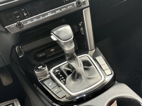 Certified 2024 Kia Seltos EX FWD image 17