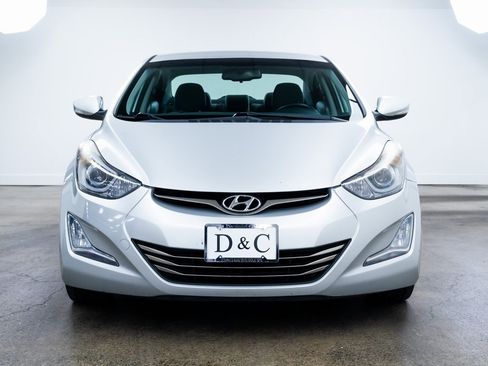 Used 2015 Hyundai Elantra Limited image 2