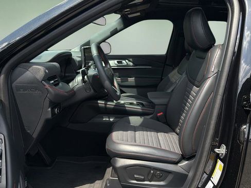 Used 2025 Ford Explorer ST-Line w/ Premium Package AWD/4WD image 12
