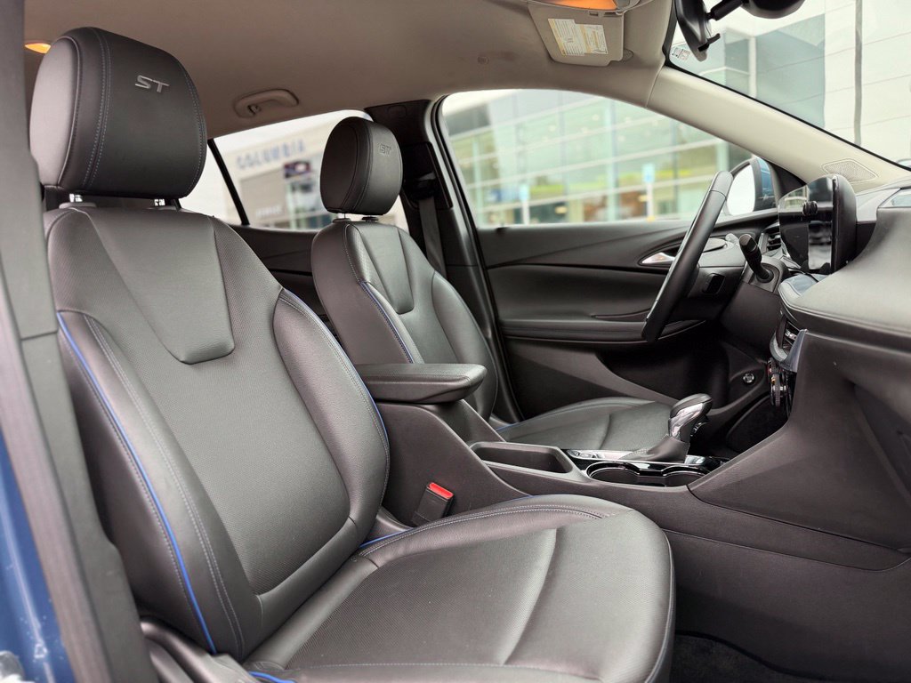 Used 2025 Buick Encore GX Sport Touring FWD image 10