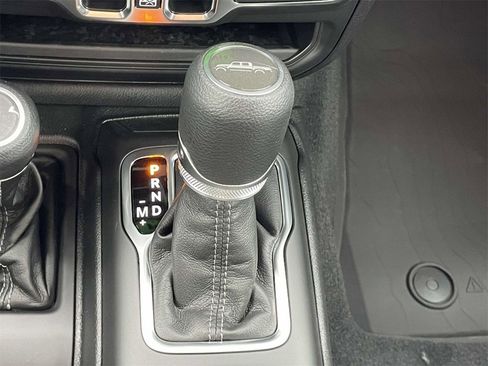 New 2025 Jeep Gladiator Sport image 23