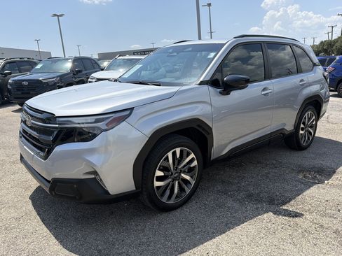 Certified 2025 Subaru Forester Touring AWD/4WD image 7
