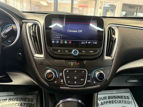 Used 2025 Chevrolet Malibu LT image 16