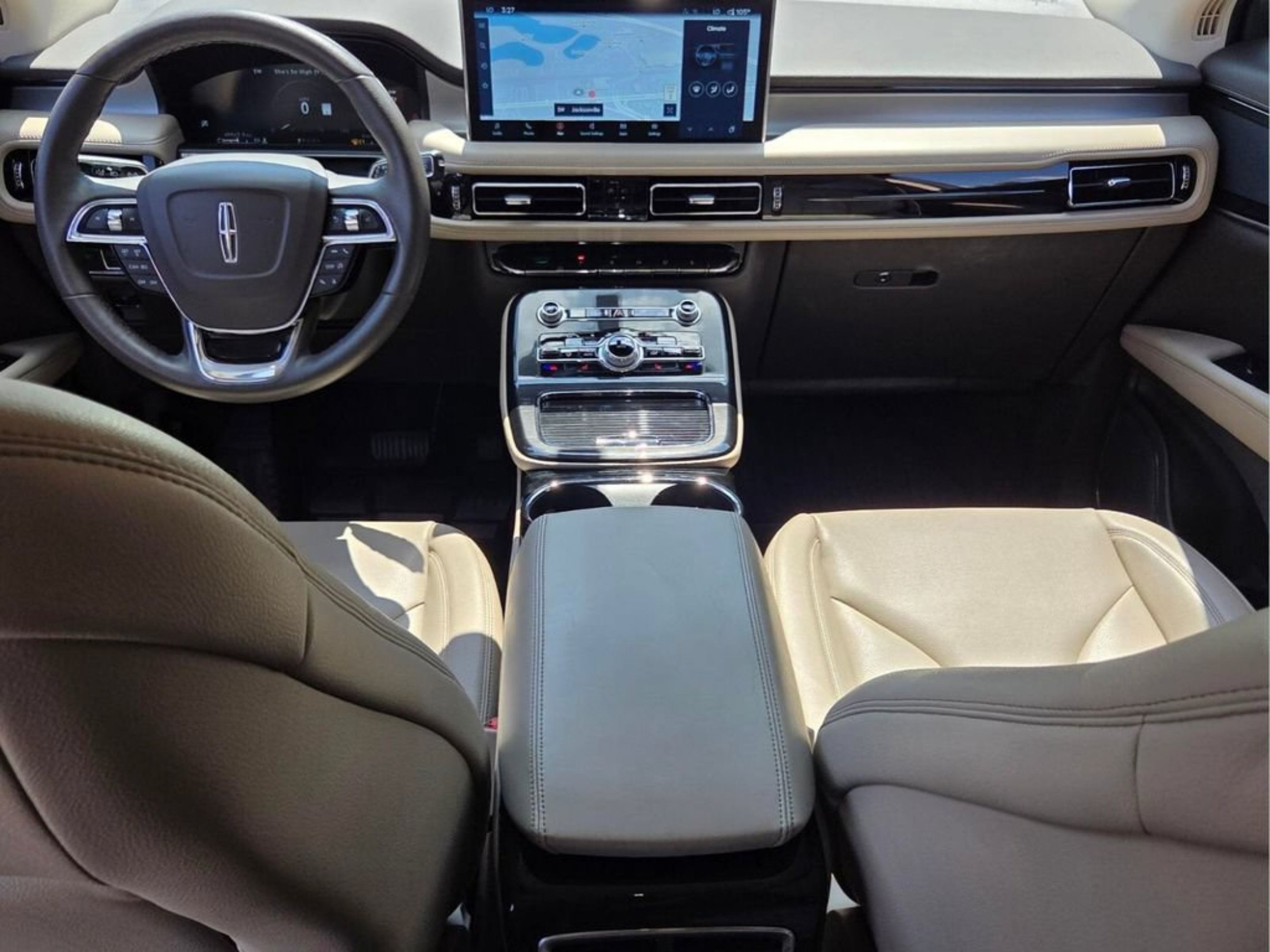 Used 2023 Lincoln Nautilus AWD w/ Premium Package image 15