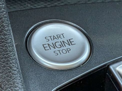 Certified 2022 Volkswagen Tiguan SE AWD/4WD image 37