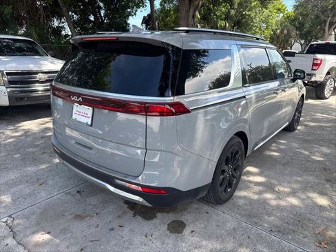 Used 2022 Kia Carnival SX FWD image 7