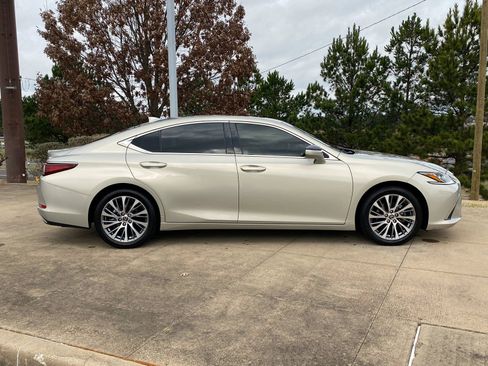 Used 2020 Lexus ES 350 w/ Premium Package image 7