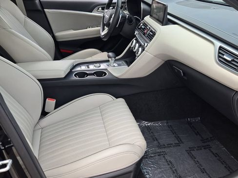 Used 2023 Genesis G70 2.0T w/ Sport Prestige Package RWD image 16