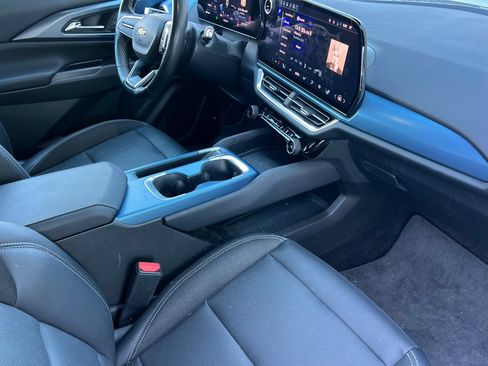 Used 2024 Chevrolet Equinox EV LT FWD image 20