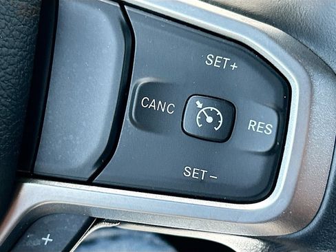 Used 2022 RAM 1500 Big Horn AWD/4WD image 36