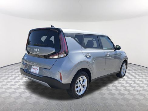 Used 2024 Kia Soul LX w/ Option Group 015 FWD image 15