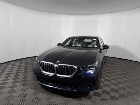 New 2026 BMW 530i xDrive w/ M Sport Package AWD/4WD image 7