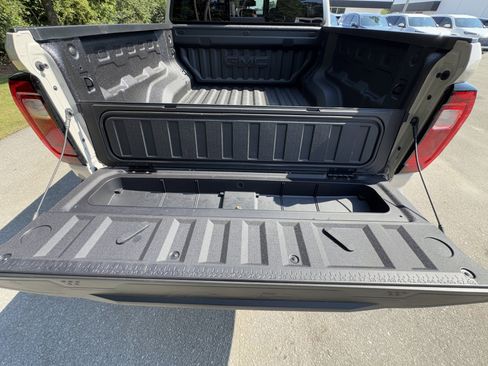 New 2026 GMC Canyon Elevation w/ Convenience Package image 8