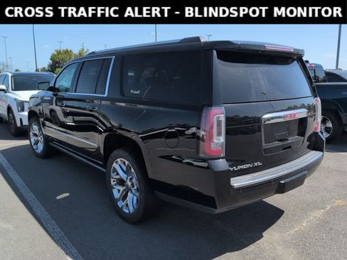 Used 2018 GMC Yukon XL Denali w/ Open Road Package AWD/4WD image 5