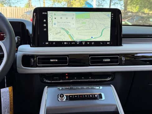 New 2026 Lincoln Aviator AWD image 8
