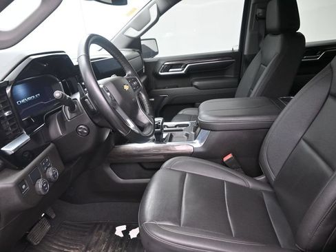 Used 2024 Chevrolet Silverado 1500 LTZ RWD image 12