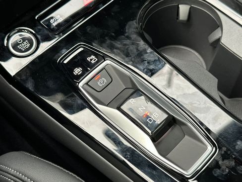 New 2025 Audi Q6 e-tron Premium Plus image 22