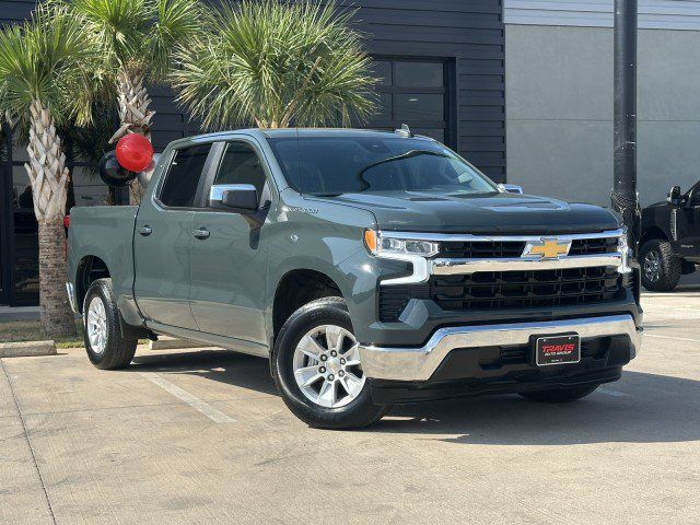 Used 2025 Chevrolet Silverado 1500 LT RWD image 3