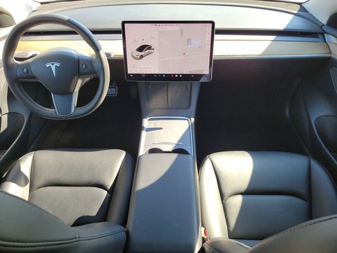Used 2021 Tesla Model 3 Standard Range Plus image 17