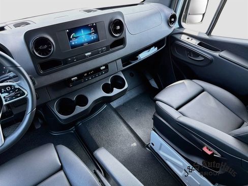 Used 2022 Mercedes-Benz Sprinter 2500 image 26