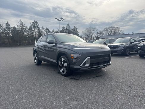 Used 2024 Hyundai Kona Limited image 2