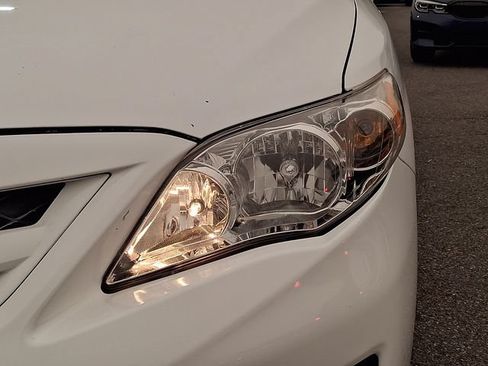 Used 2011 Toyota Corolla LE FWD image 9