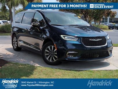 Used 2023 Chrysler Pacifica Limited