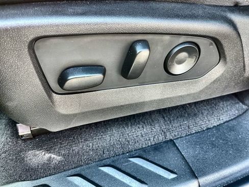 Used 2026 GMC Canyon Denali AWD/4WD image 15