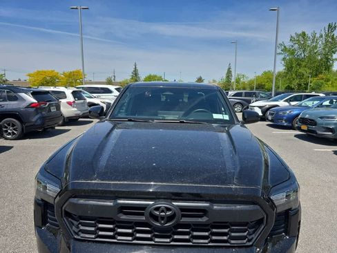Used 2024 Toyota Tacoma TRD Off-Road AWD/4WD image 2